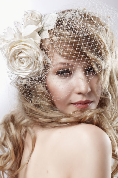 Свадебная вуалетка с розами