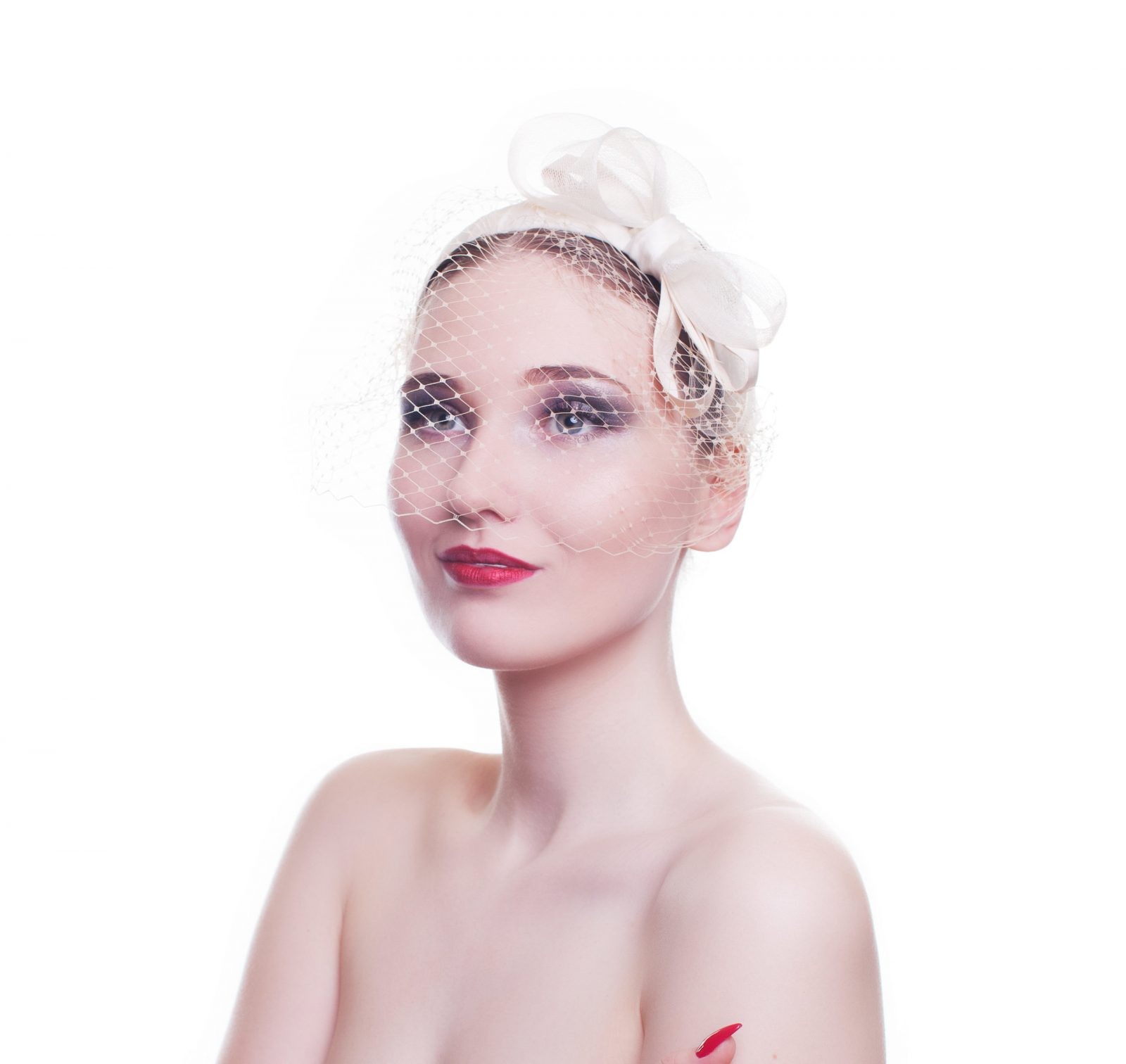 Свадебная шляпка с вуалью