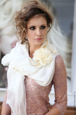 Женский палантин белый шелковый ручной работы - превью 1