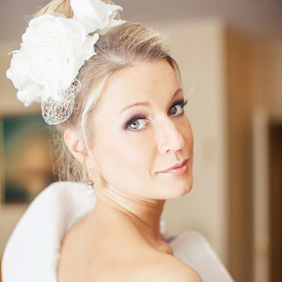 Белая свадебная шляпка вуалетка для невесты