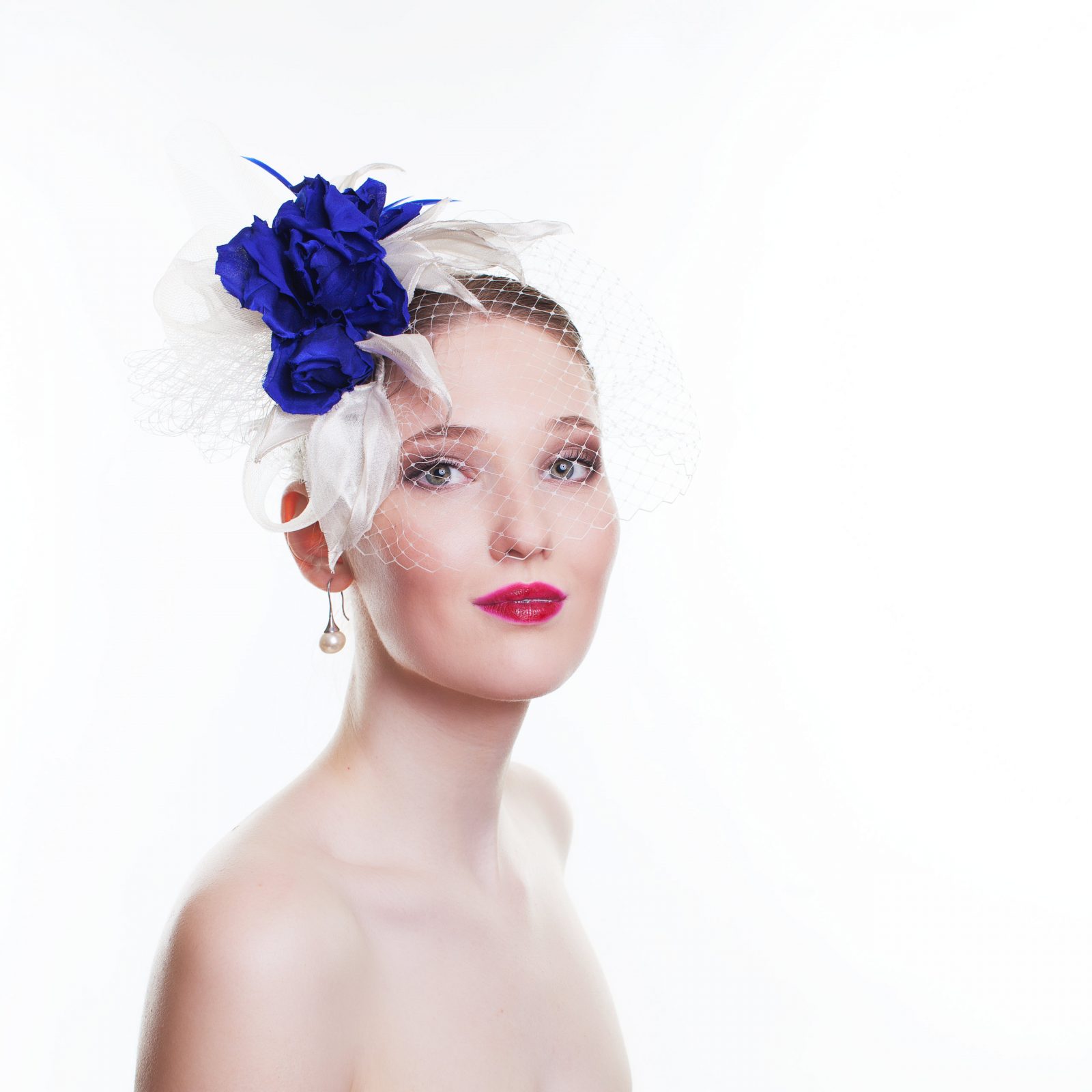 Шляпка с вуалью для скачек