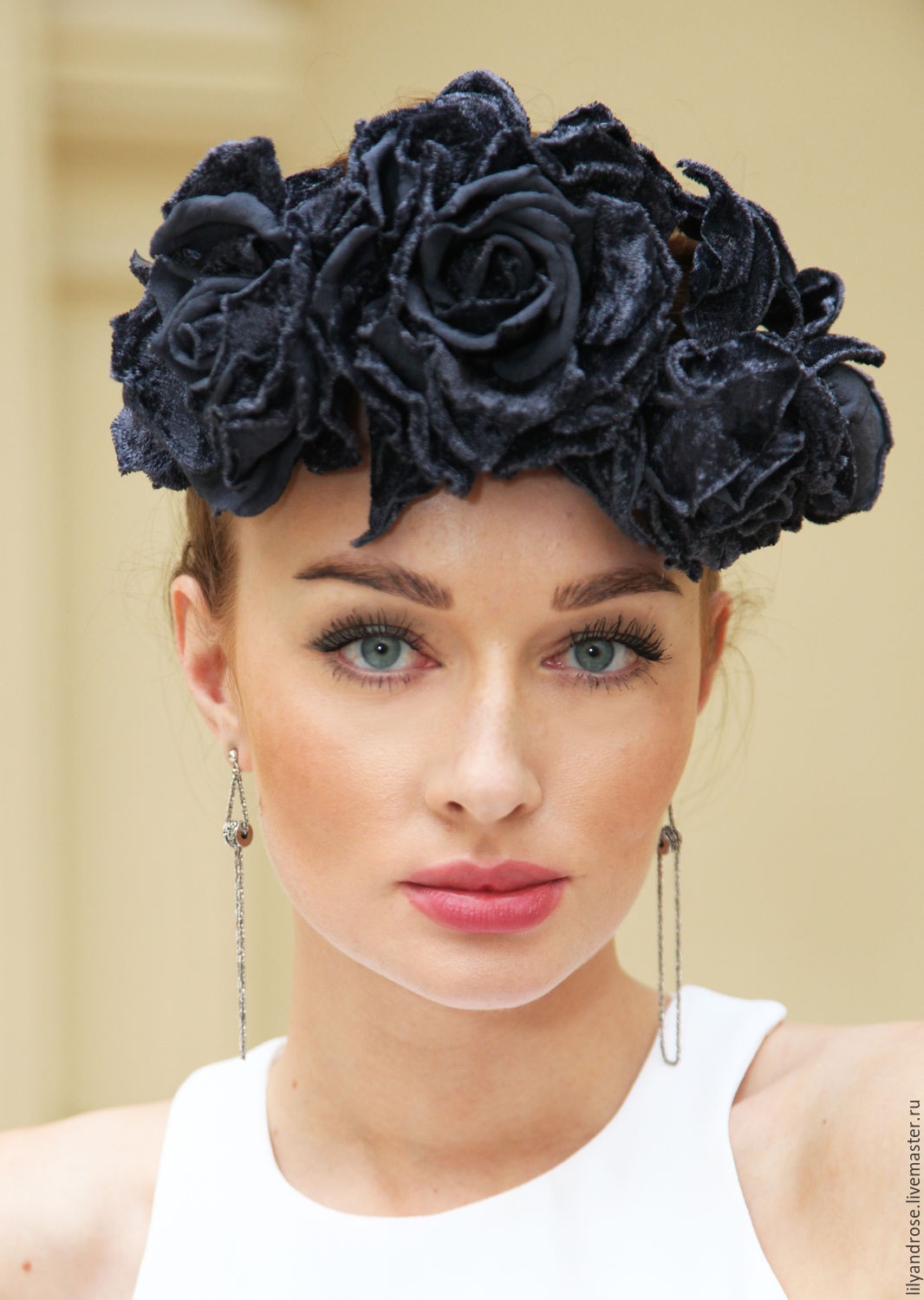 Венок из цветов для прически