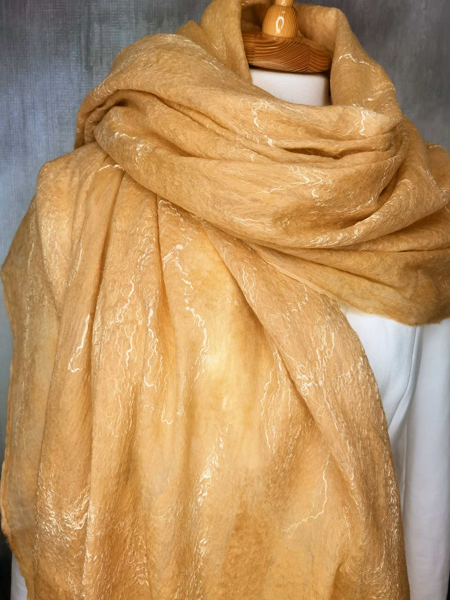 Легкий палантин из шелка и шерсти ручная работа - 1