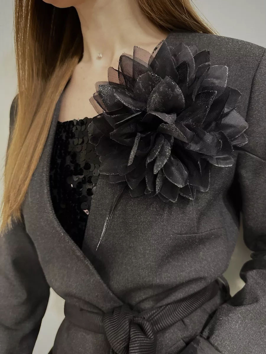 Большая брошь-цветок из ткани — модный аксессуар для одежды - 1
