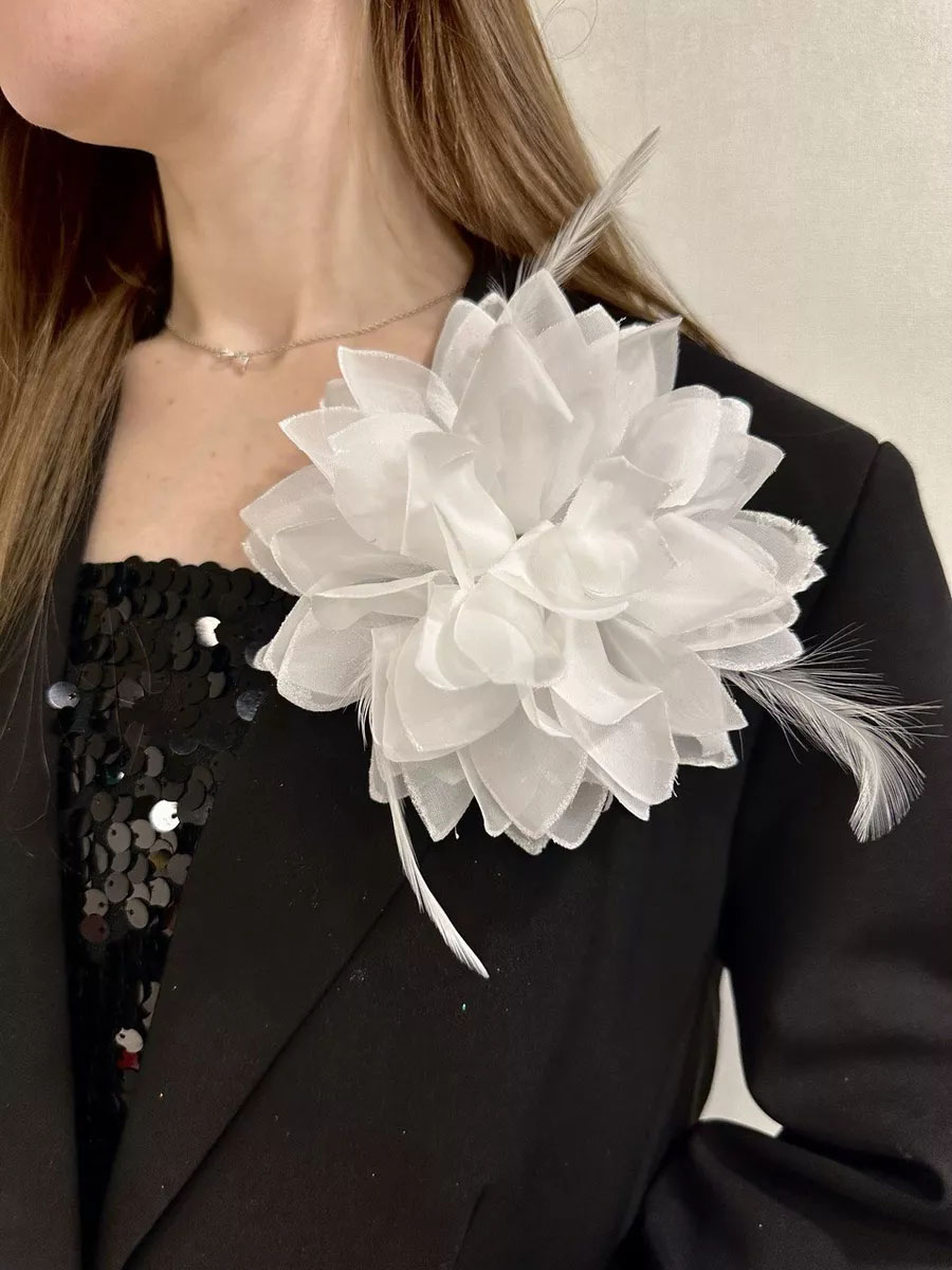 Брошь цветок из ткани черная — универсальный аксессуар - 1