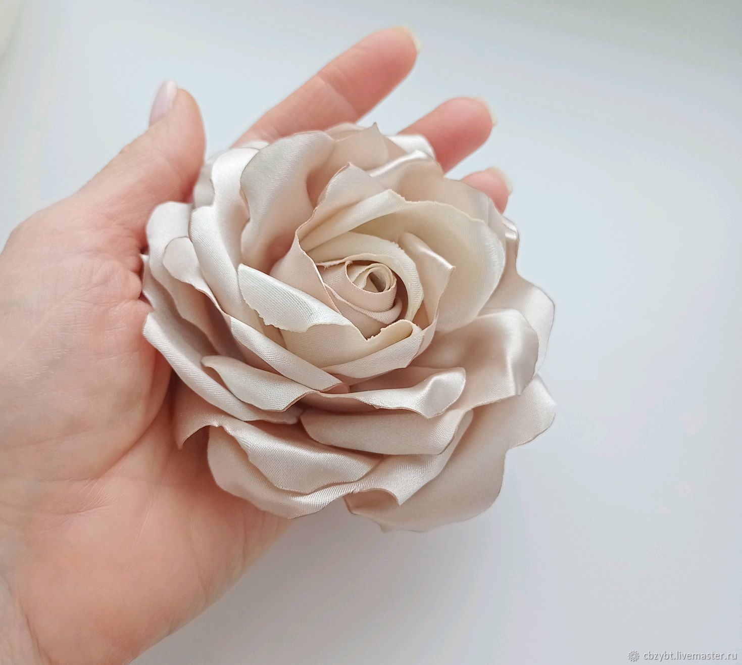 Брошь в виде хризантемы - 1