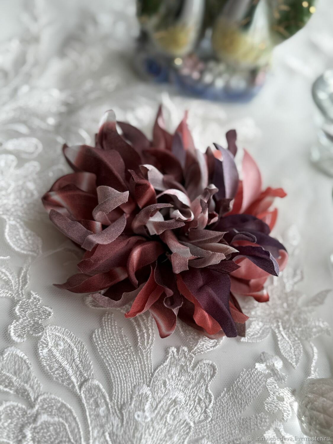 Брошь «Луиза» — цветок из ткани - 1