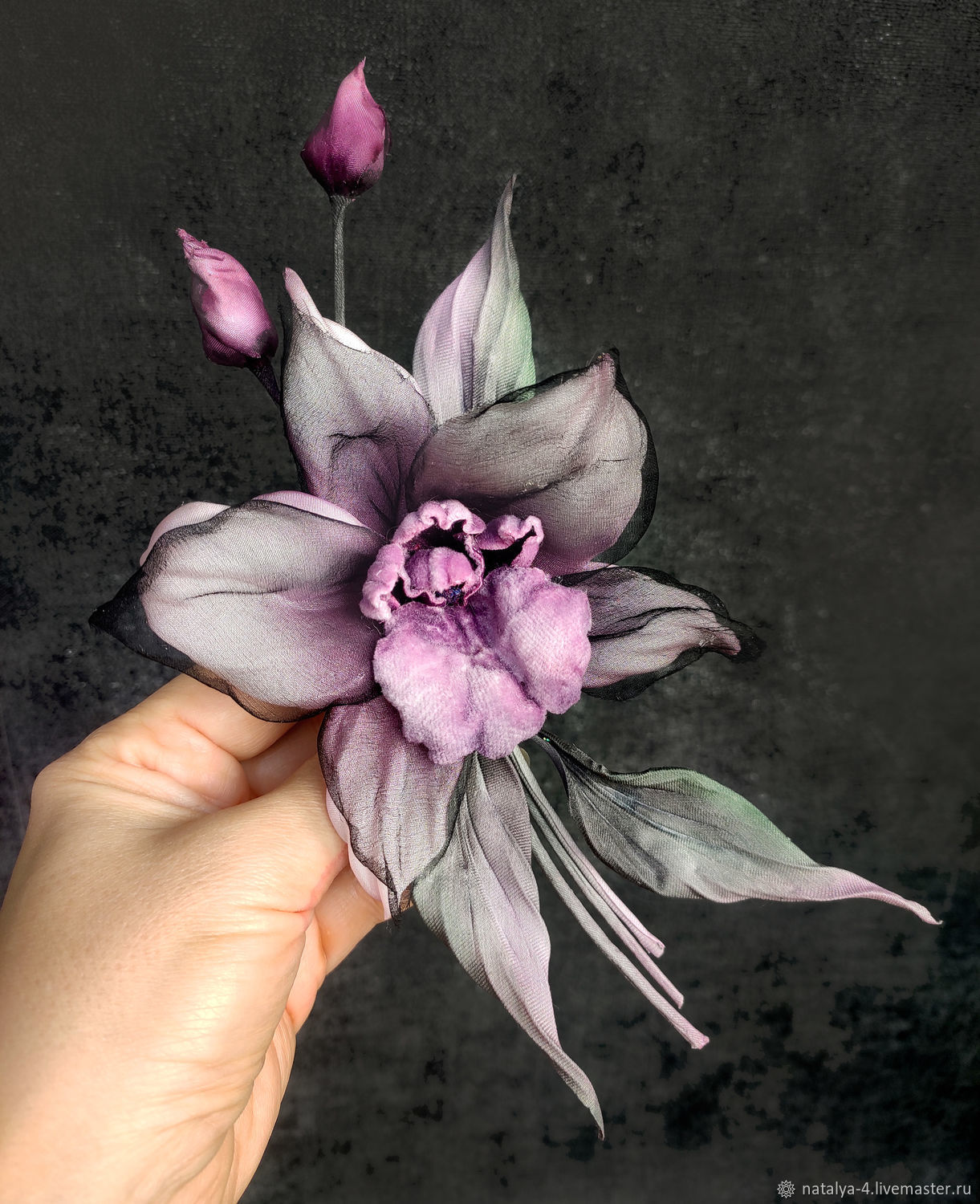 Брошь цветок из ткани в пудровом оттенке - 1