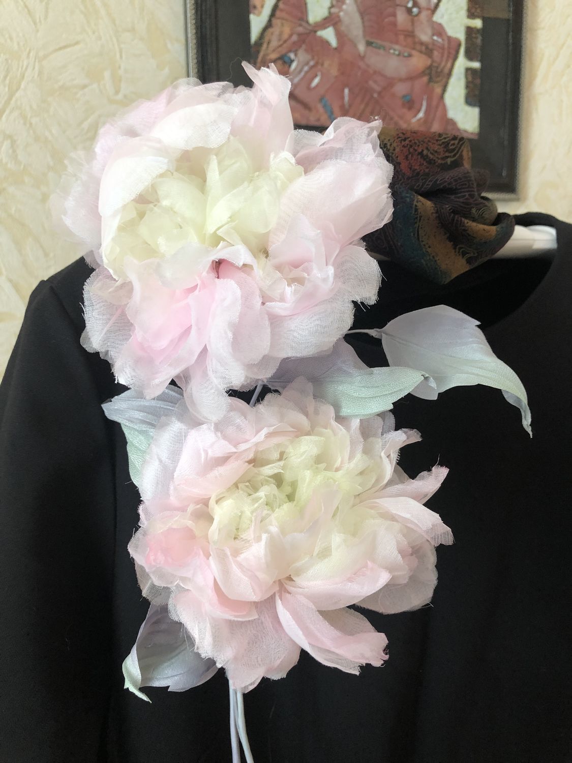 Брошь-роза из шелка цвета фуксия - 1