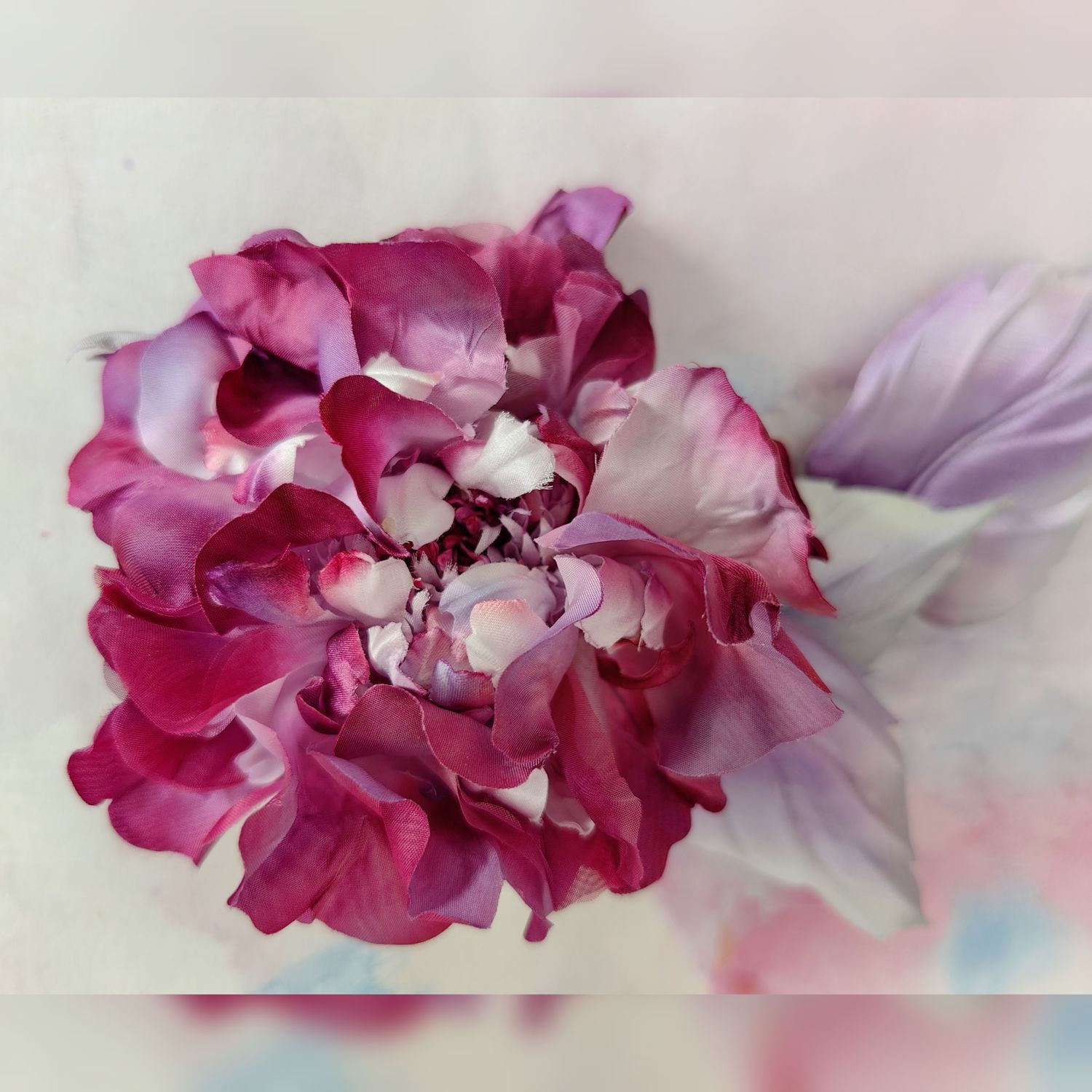 Тканевая брошь в виде хризантемы, нежно-розовая - 1