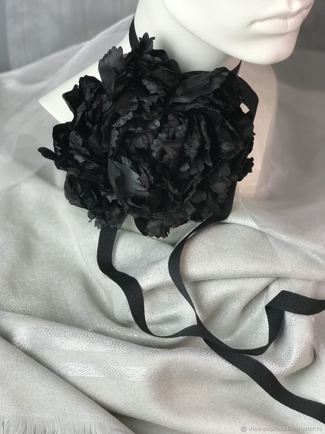 Шелковая брошь-хризантема синего оттенка - 1