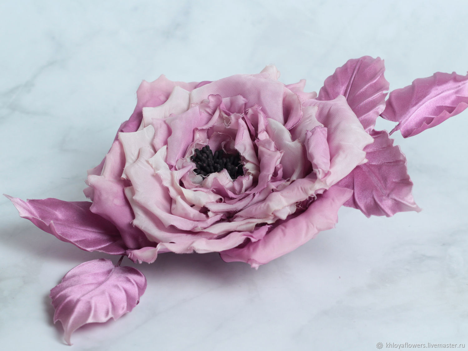 Тканевая брошь-цветок с декоративным бантом - 1