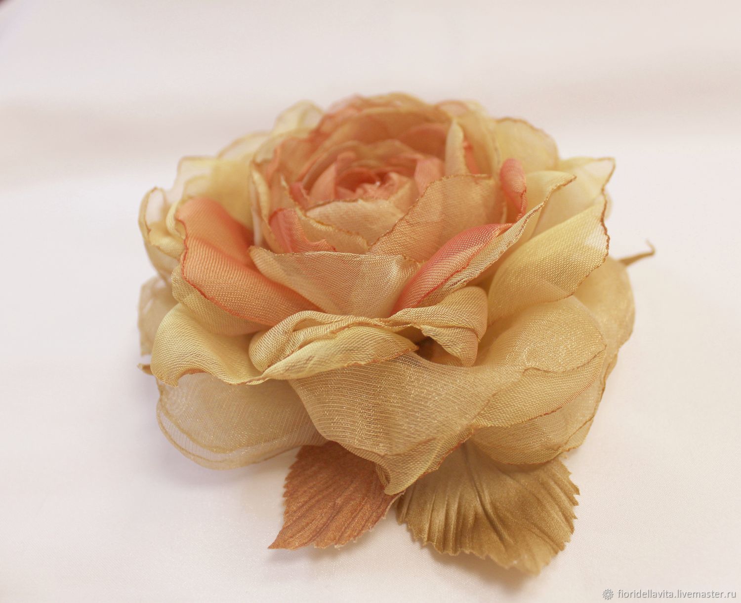 Брошь цветок из ткани, пионы крупные - 1