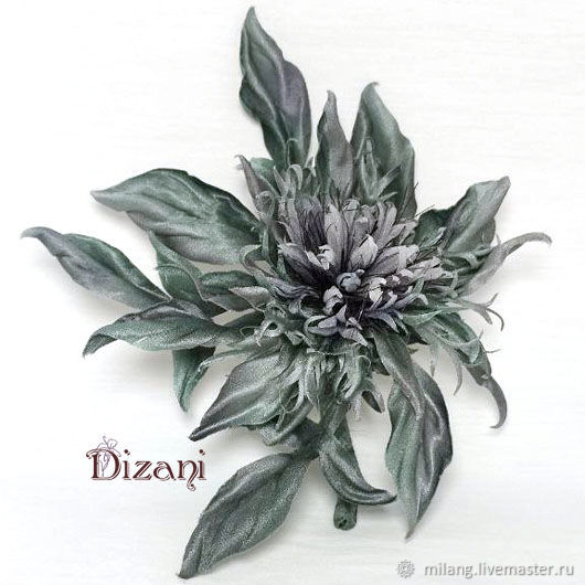 Брошь цветок из фатина, лилия сиреневая - 1