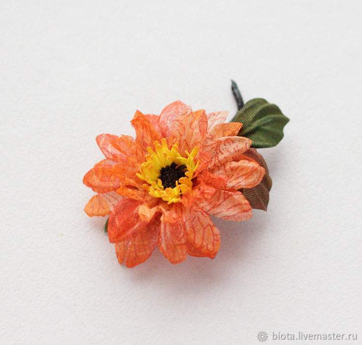 Брошь цветок из бисера, георгин синий - 1