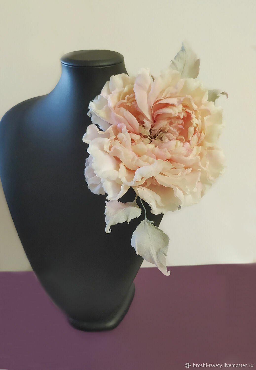 Брошь цветок из ткани, лилия сиреневая - 1