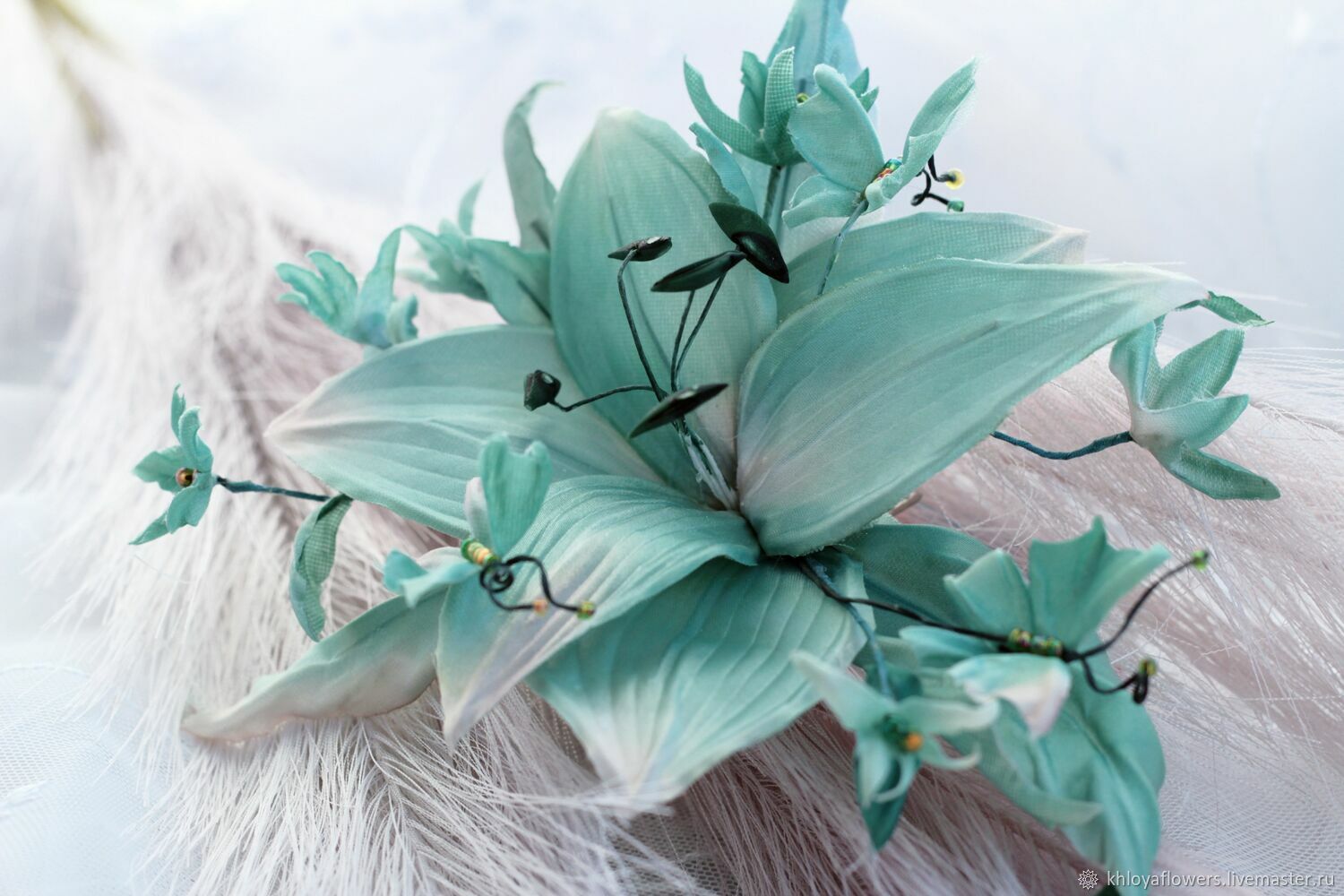 Брошь цветок из шелка, георгин красный - 1