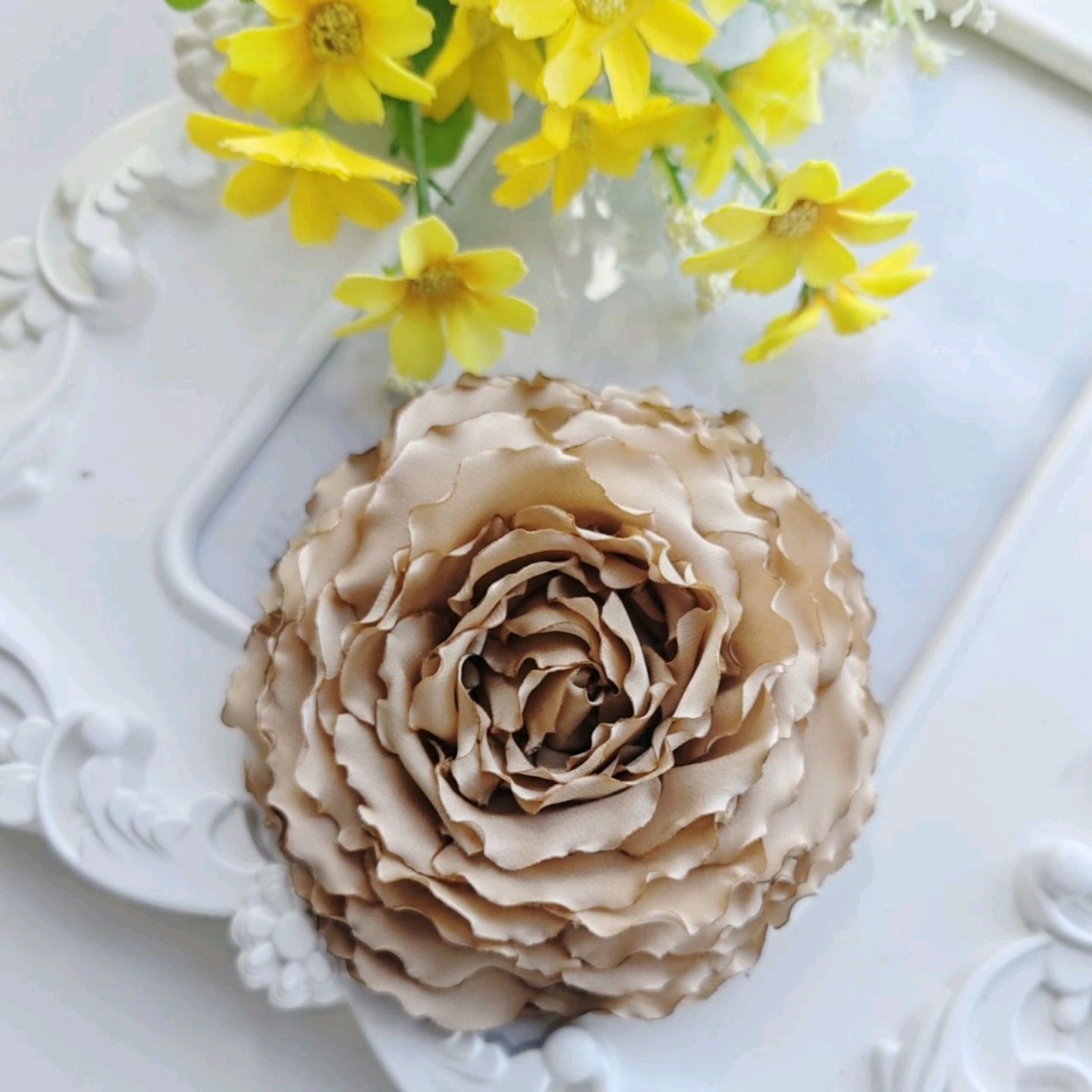 Брошь цветок из фоамирана и органзы для эксклюзивного подарка - 1