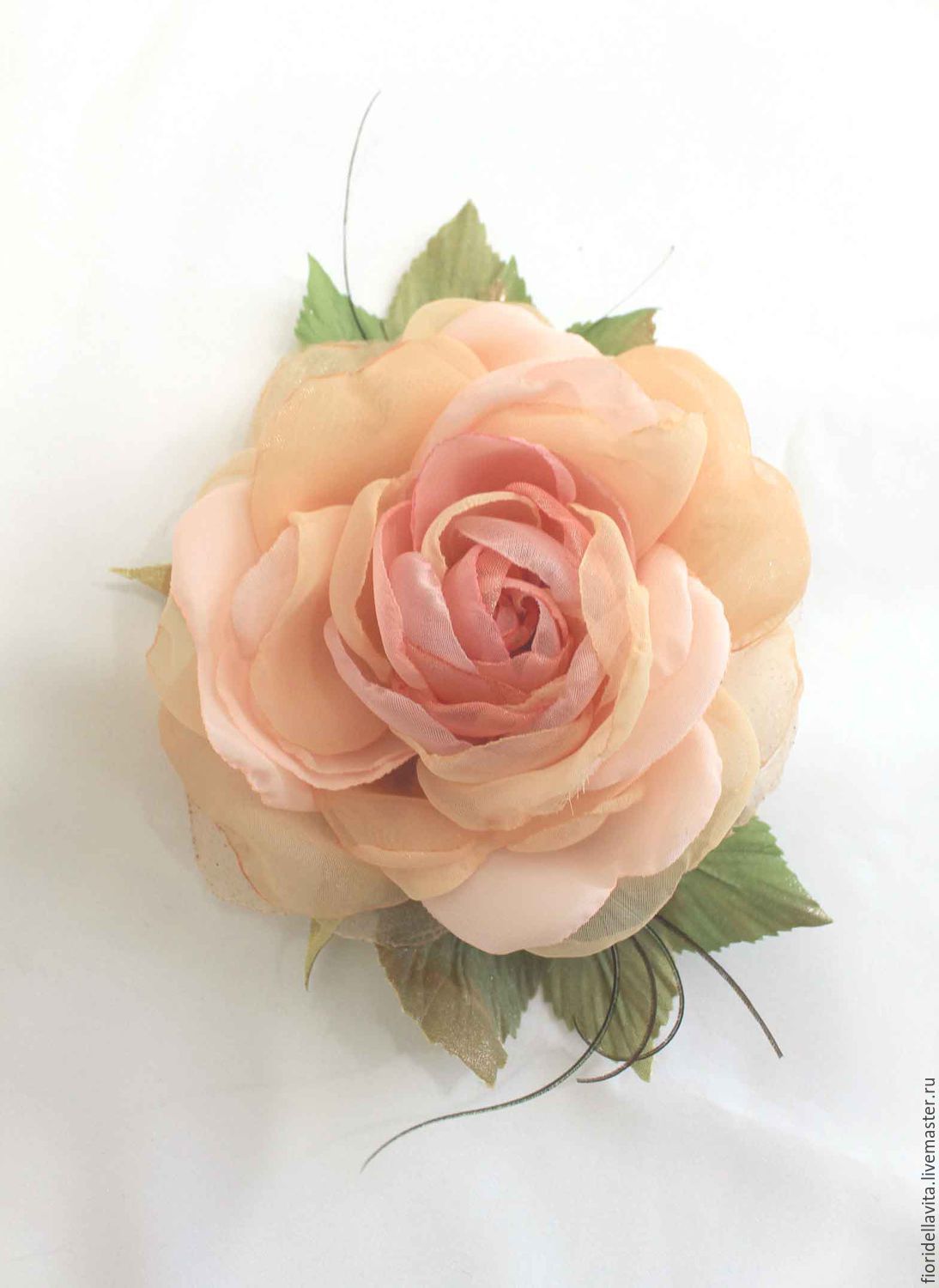 Объемная брошь цветок из шелка и органзы для эксклюзивного подарка - 1