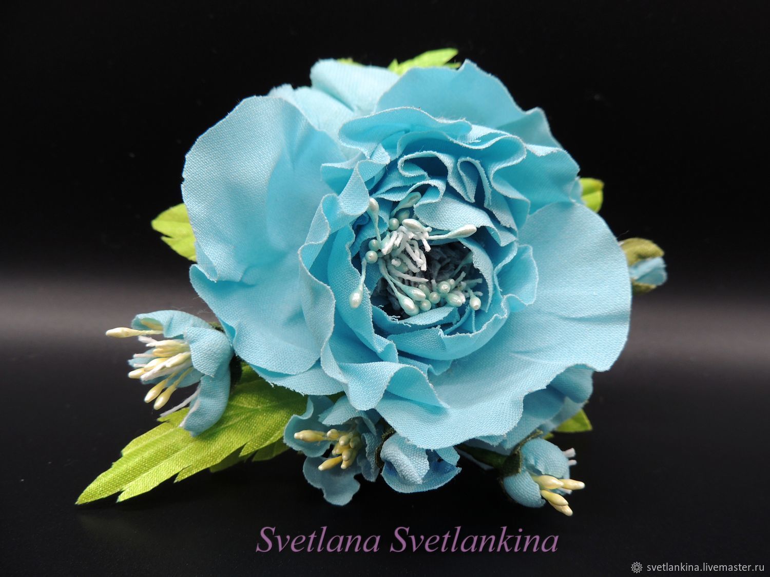 Большая брошь цветок из органзы и атласной ленты для свадебного образа - 1