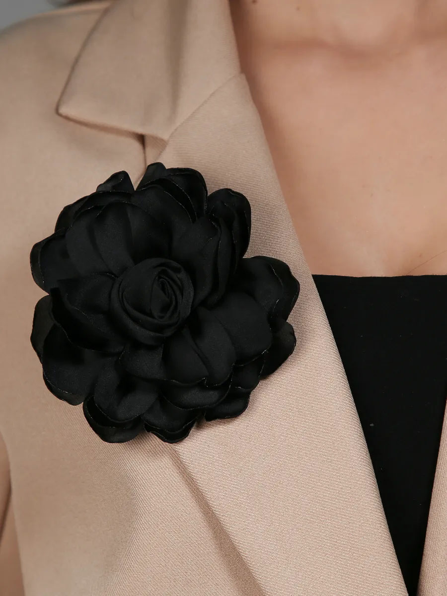 Брошь цветок из бисера и атласной ленты для одежды и сумки - 1