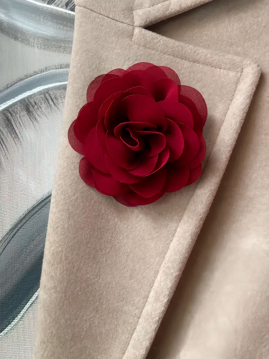 Брошь цветок из ткани и шифона для праздничных нарядов - 1