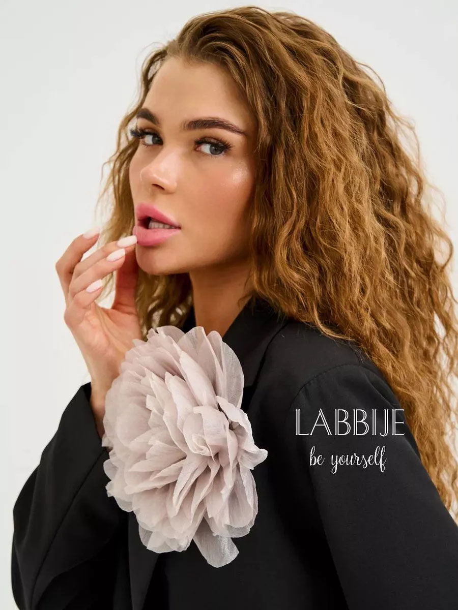 Брошь цветок из ткани для украшения одежды - 1