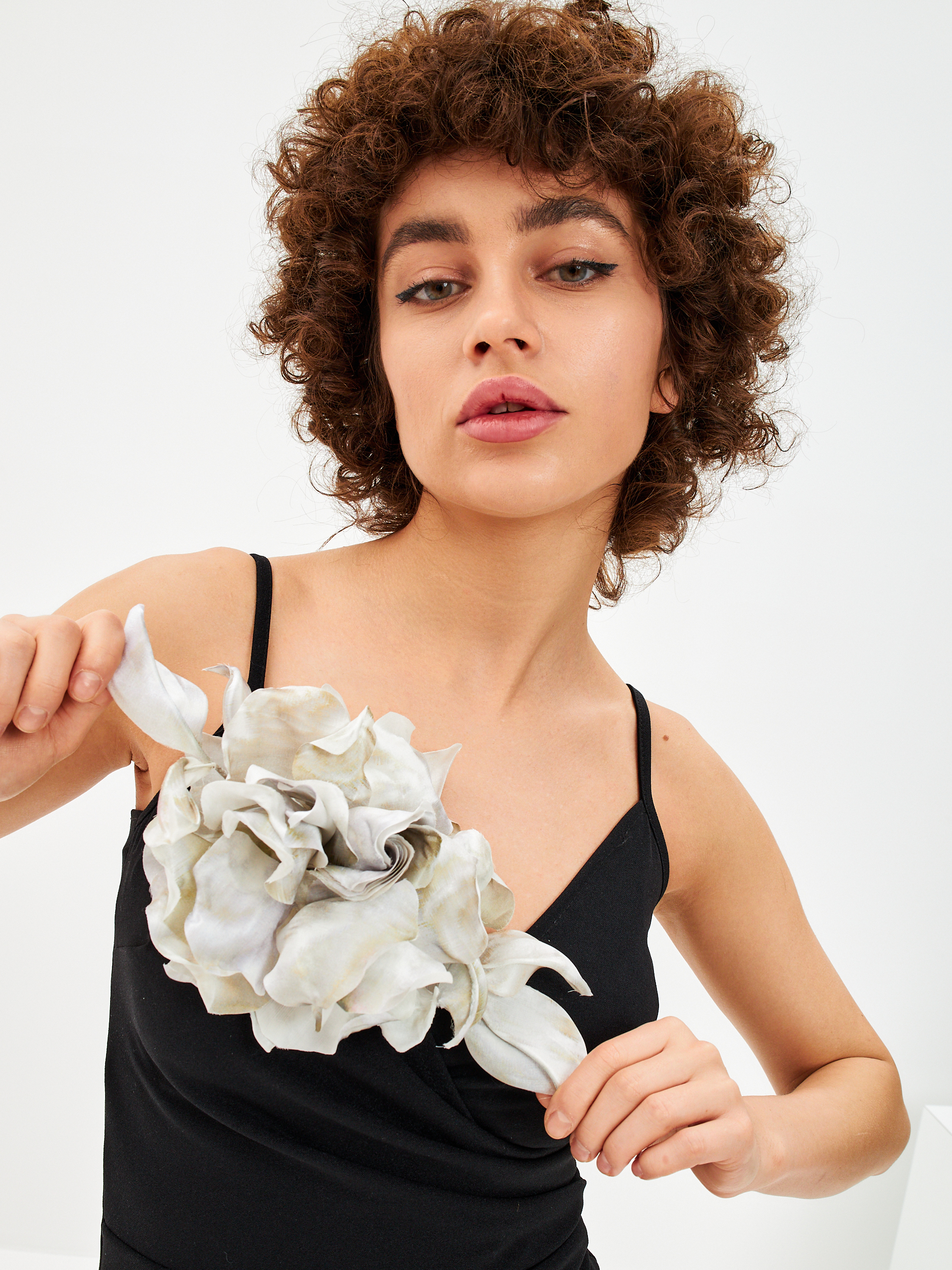 Брошь цветок для ярких праздничных событий - 1