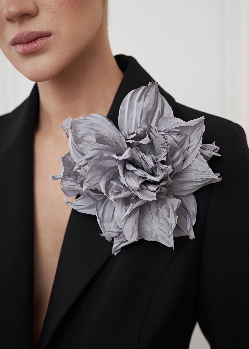 Брошь цветок для создания романтического настроя - 1