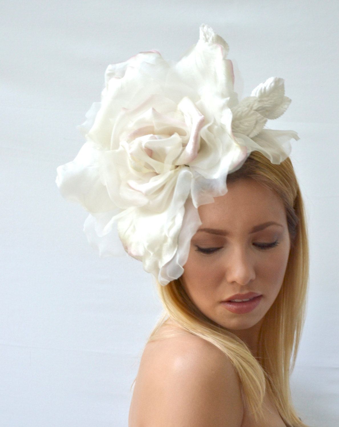 Брошь цветок как изюминка классического стиля - 1