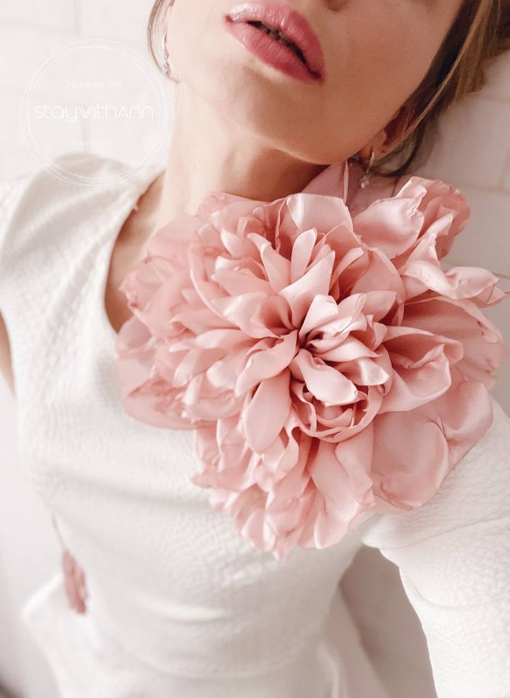 Брошь цветок для подарка близким и родным - 1