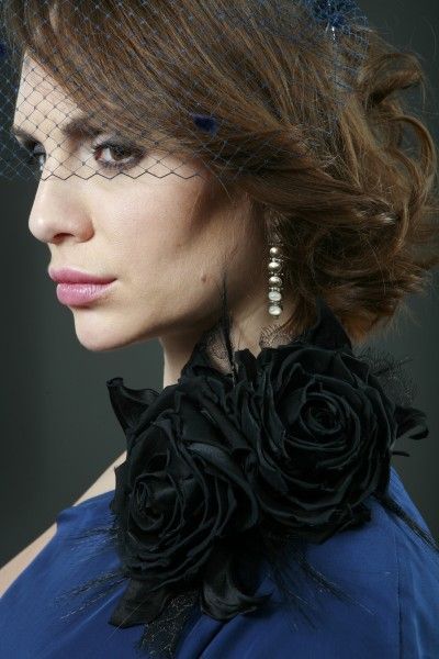 Брошь цветок черная роза