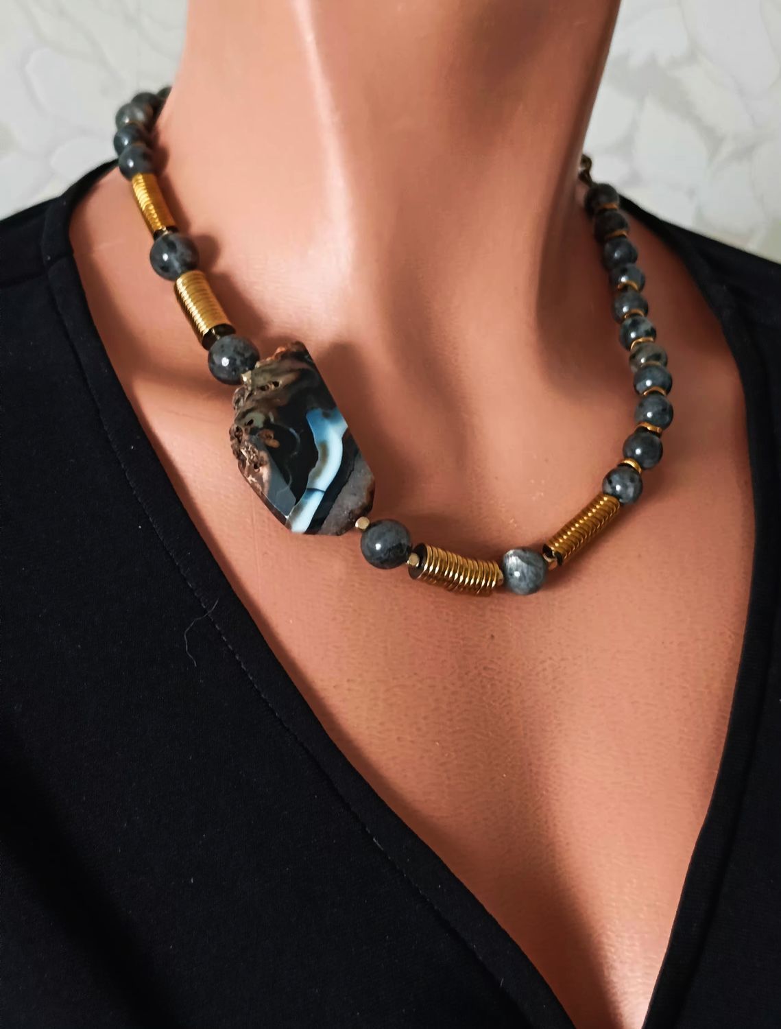 Колье чокер из натуральных камней: лабрадор, агат, гематин