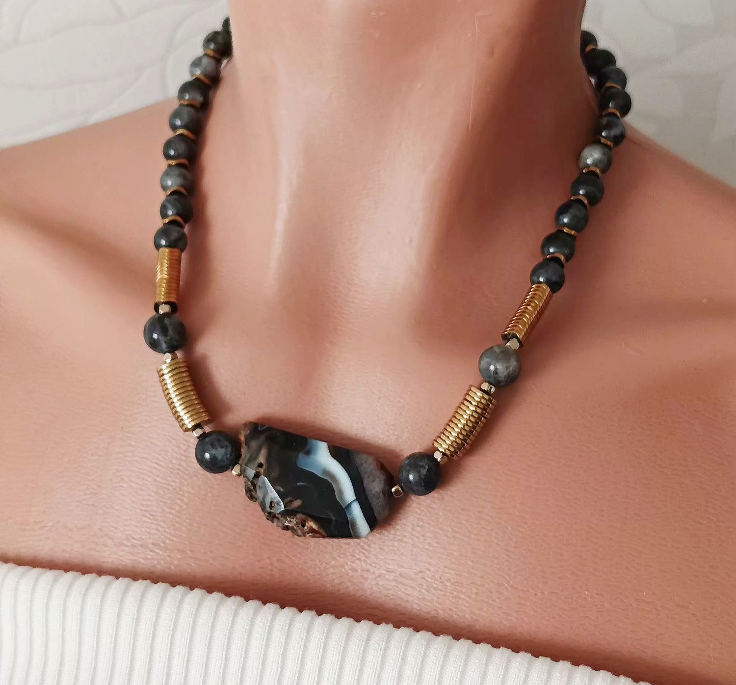 Колье чокер из натуральных камней: лабрадор, агат, гематин