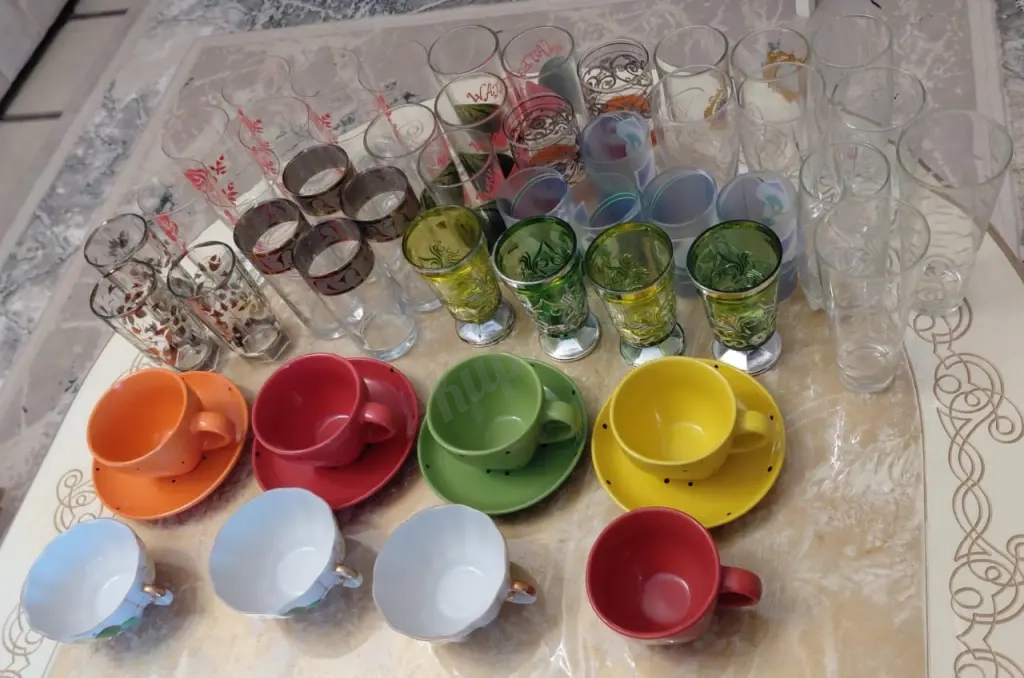 кружки и стаканы