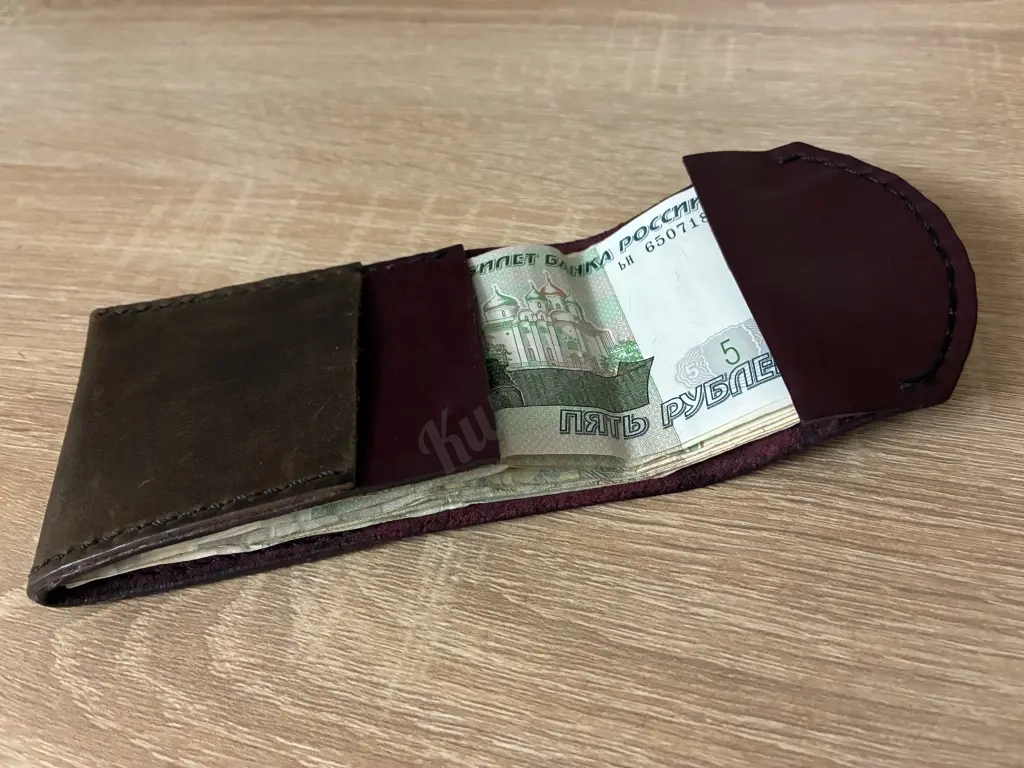 кожаный кошелек