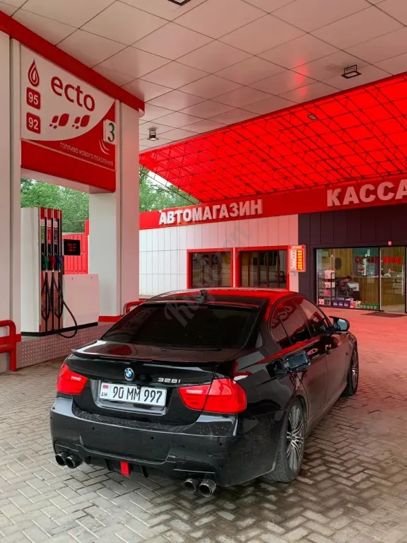 BMW E90 3 литра