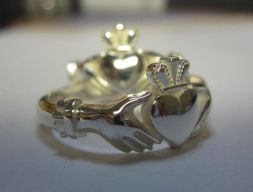 Классические кольца Claddagh - два варианта 3D модель