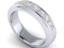 Серебряное помолвочное кольцо с белыми бриллиантами 3D модель