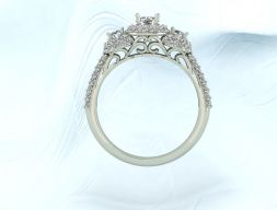 Кольцо с тремя камнями и бриллиантами 3D модель