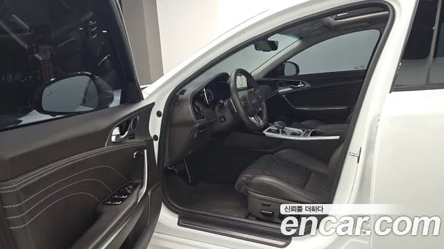 Kia Stinger, фото 12