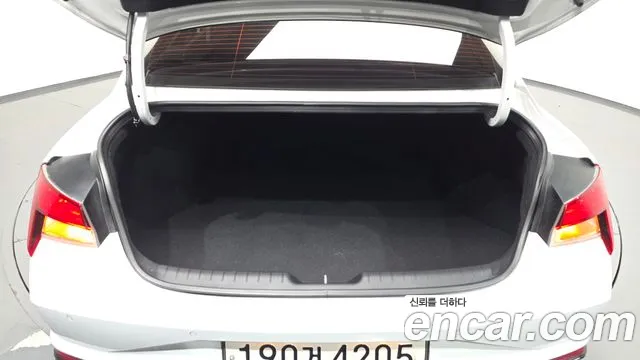 Hyundai Elantra, фото 11