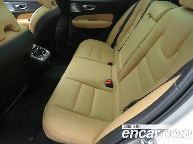 Volvo V60 Cross Country, фото 14
