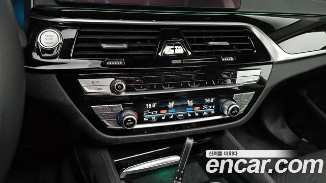 BMW 5 Series (G30), фото 17