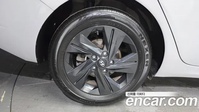 Hyundai Elantra Hybrid, фото 9