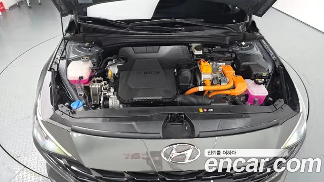 Hyundai Elantra Hybrid, фото 12