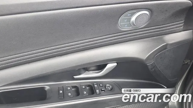 Hyundai Elantra Hybrid, фото 17
