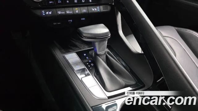 Hyundai Elantra Hybrid, фото 6