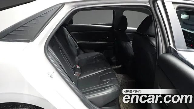 Hyundai Elantra Hybrid, фото 20