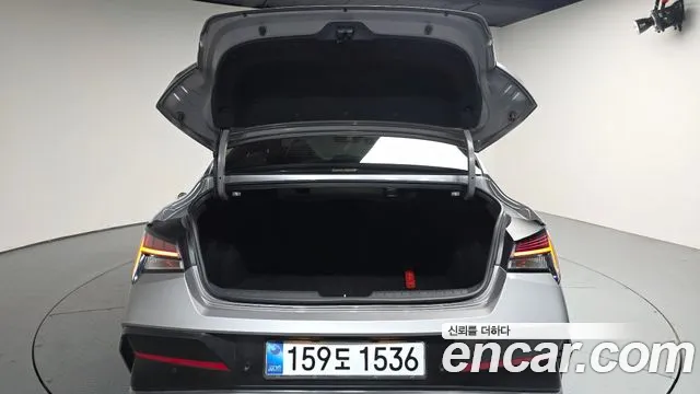 Hyundai Elantra Hybrid, фото 13